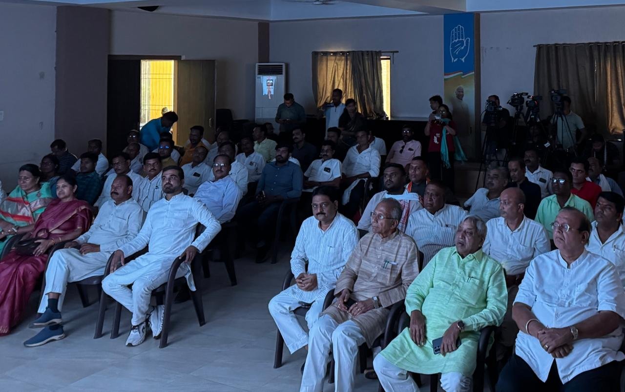 वोट चोरी के खिलाफ कांग्रेस का हल्ला बोल – राजीव भवन में वीडियो प्रेज़ेंटेशन की विशेष स्क्रीनिंग
