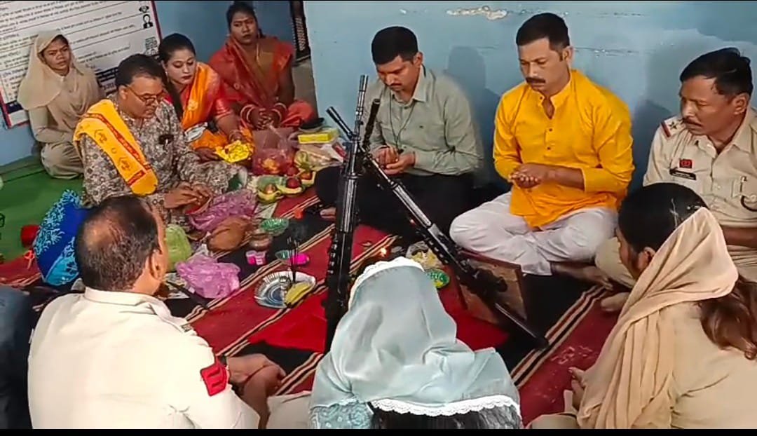 भाटापारा ग्रामीण थाना में विधिविधान से शस्त्र पूजा सम्पन्न