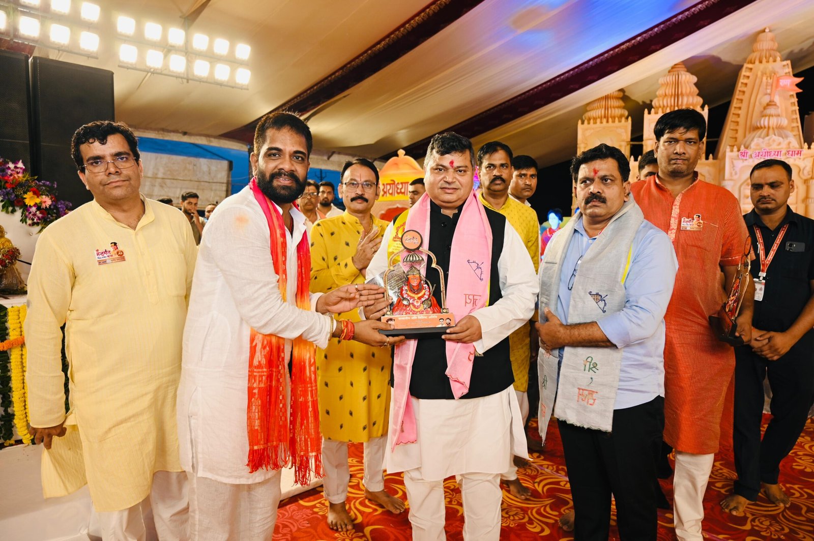 वासना, ईष्या की आँखों से हनुमान जी दिखाई नहीं देते, विचार बदलकर देखो हनुमान जी दिखने लग जाएंगे –  पं. धीरेंद्र कृष्ण शास्त्री