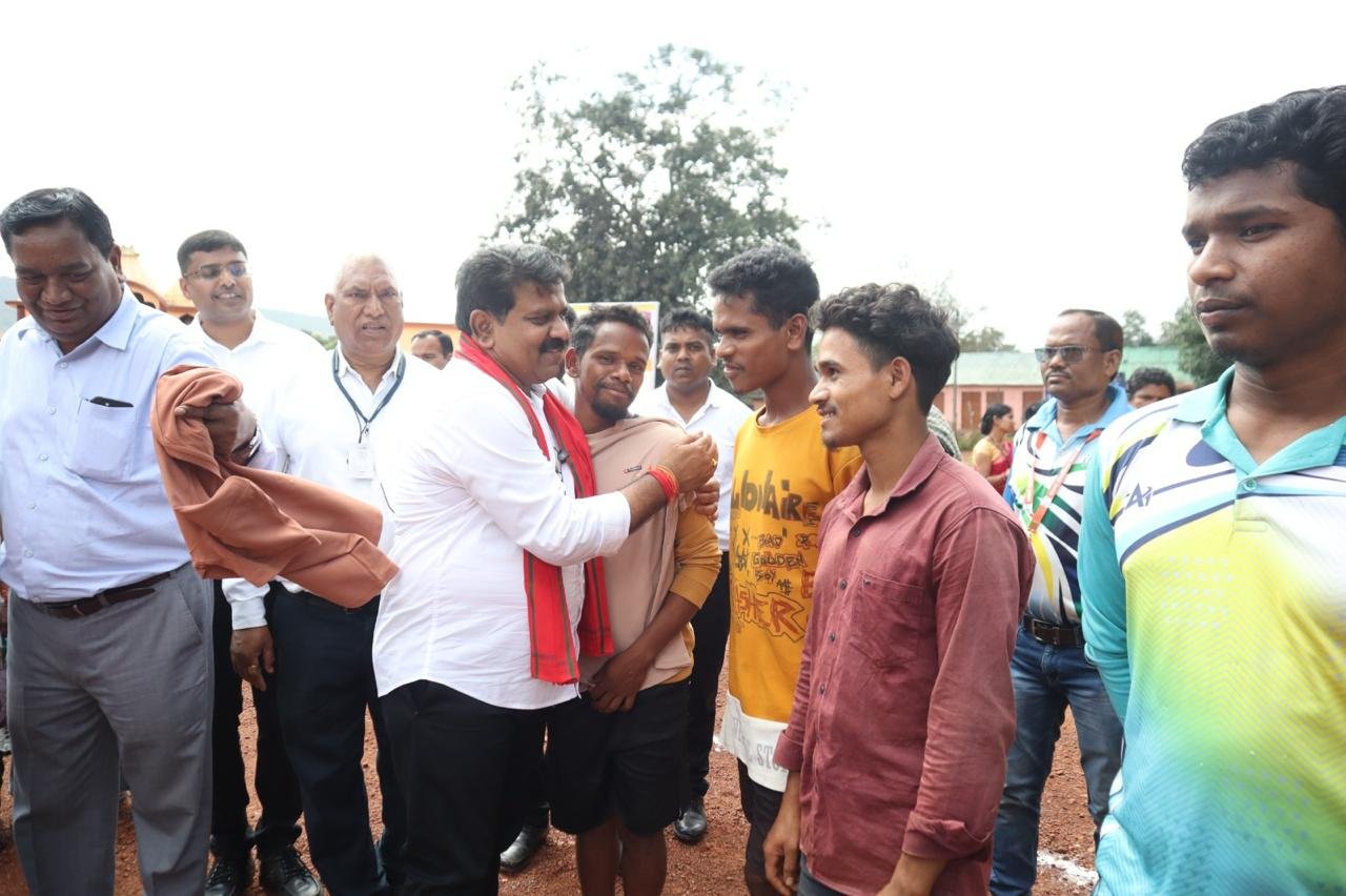 उप मुख्यमंत्री विजय शर्मा ने सुदूर वनांचल ग्राम कच्चापाल में बस्तर ओलंपिक 2025 का किया शुभारंभ