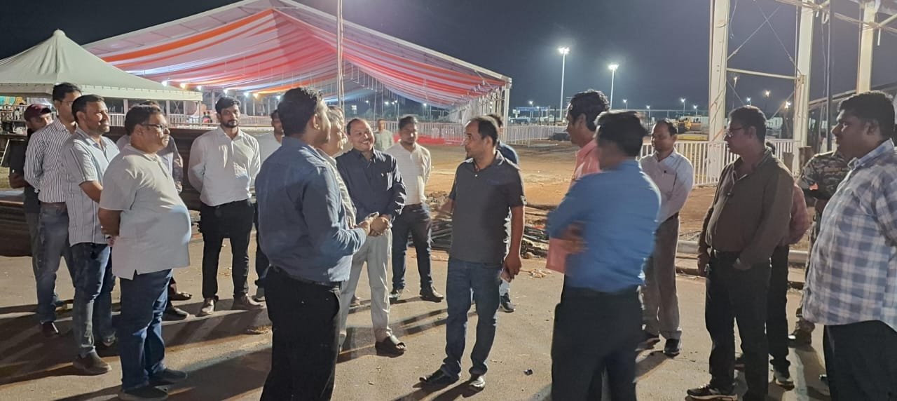 राज्योत्सव की तैयारियों पर कलेक्टर डॉ गौरव सिंह ने ली बैठक