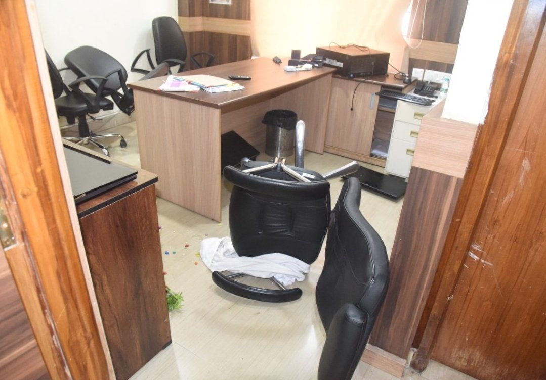 छत्तीसगढ़ जनसंपर्क अधिकारी संघ ने विभागीय अधिकारी के साथ कार्यालय में घुसकर अभद्रता एवं तोड़फोड़ की कड़ी निंदा की