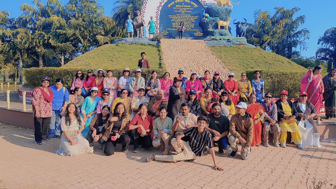 महिला कल्याण समाज, SECL – इंदिरा विहार द्वारा पिकनिक भ्रमण का आयोजन