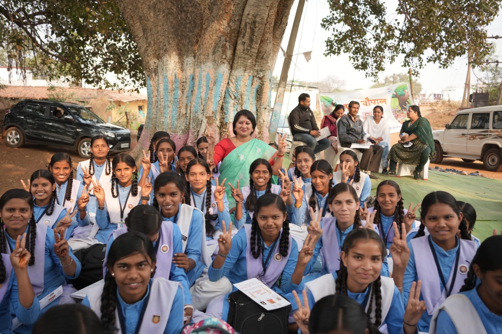 पेड़ की छांव में बाल चौपाल से 2026 की सकारात्मक शुरुआत