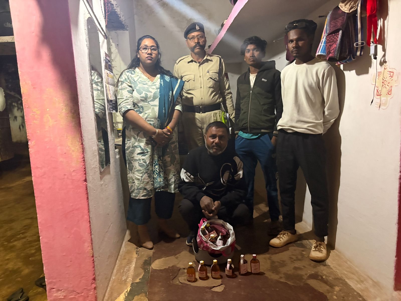 आबकारी विभाग की कार्रवाई : अवैध मदिरा के साथ एक आरोपी गिरफ्तार, 8.10 बल्क लीटर शराब जब्त