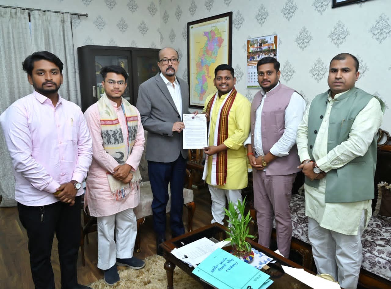 विश्वविद्यालयों में प्रशासनिक अनियमितताओं एवं नियुक्ति प्रक्रियाओं को लेकर अभाविप ने राज्यपाल को सौंपा ज्ञापन