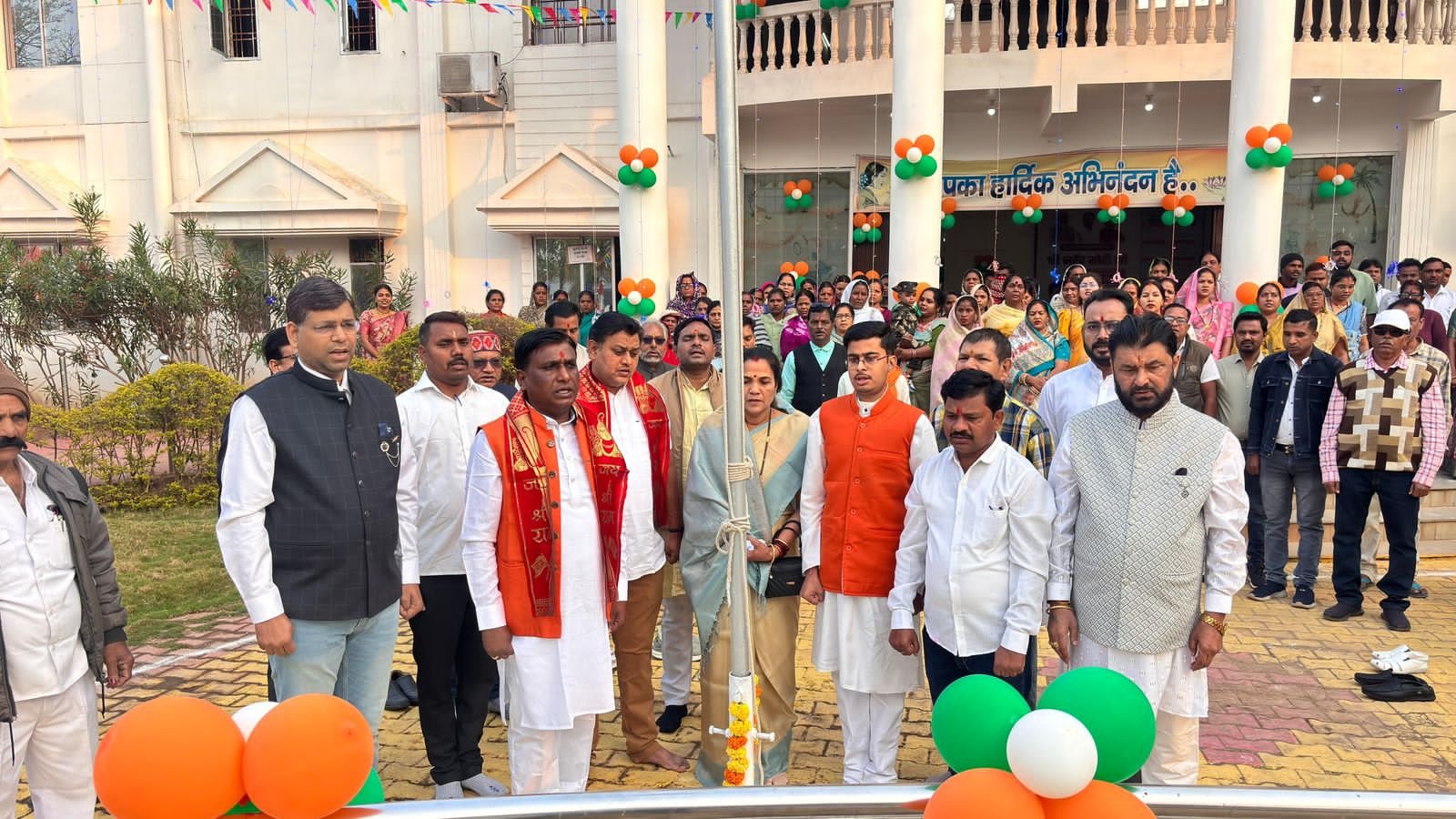 नगर पालिका कार्यालय में नगर पालिका अध्यक्ष चन्द्रप्रकाश चंद्रवंशी ने किया ध्वजारोहण