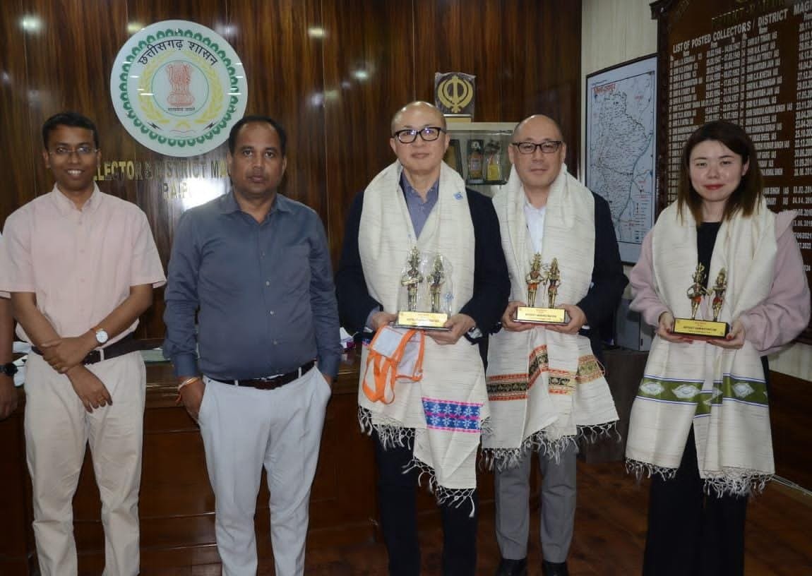 रायपुर जिले के नवाचारों से जुड़ेगा सुजुकी फाउंडेशन : कलेक्टर डॉ. गौरव सिंह से प्रतिनिधि मंडल ने की मुलाकात