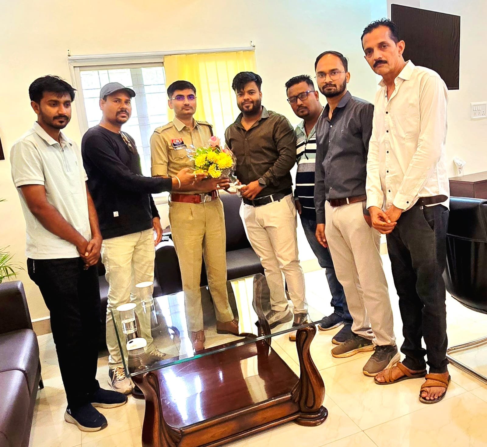 नवपदस्थ पुलिस अधीक्षक संदीप कुमार पटेल का पत्रकारों ने किया आत्मीय स्वागत
