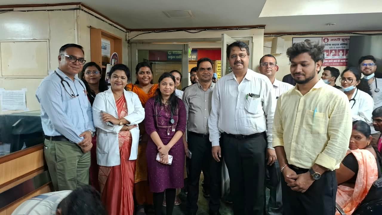 कार्डियक अरेस्ट में शुरुआती मिनट बेहद अहम, समय पर CPR से बच सकती है जान, अंबेडकर अस्पताल में मरीजों-परिजनों को दिया गया प्रशिक्षण