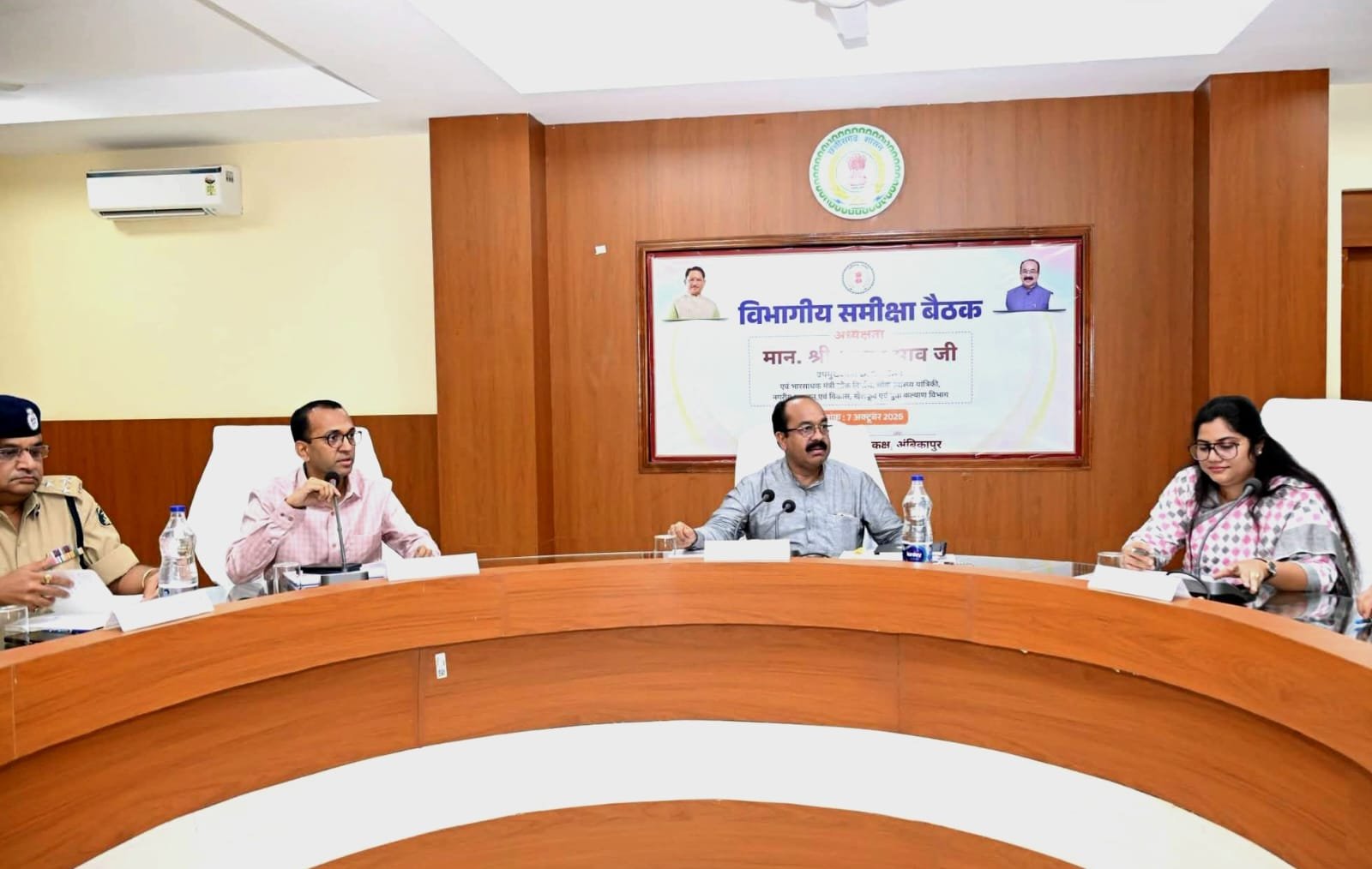 उप मुख्यमंत्री अरुण साव ने की सरगुजा संभाग के विकास कार्यों की प्रगति और योजनाओं के क्रियान्वयन की समीक्षा